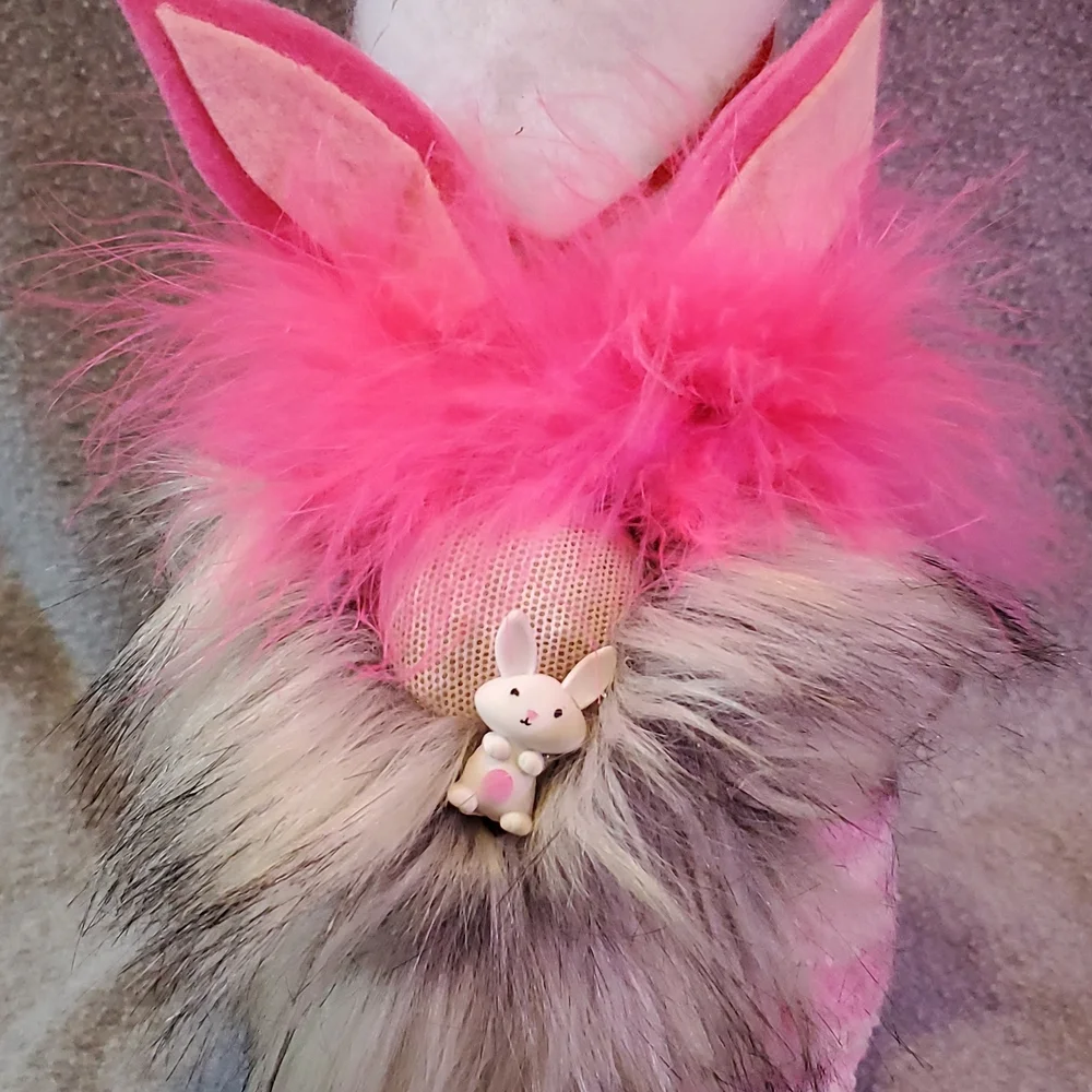 White Easter Gnome - Picture 2 of 3